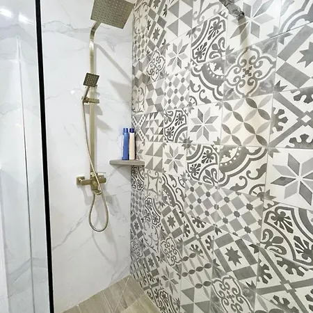 Luna Ensuites Centro *