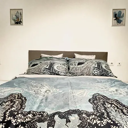 Luna Ensuites Centro Daire Málaga