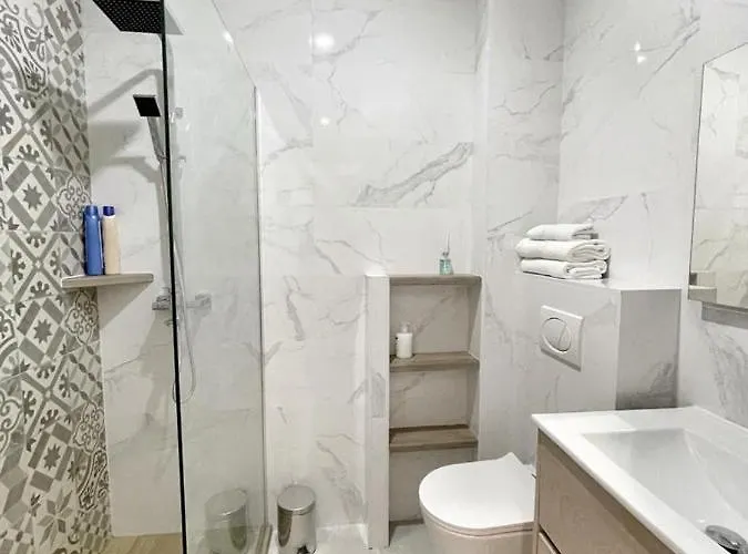 شقة Luna Ensuites Centro مالقة