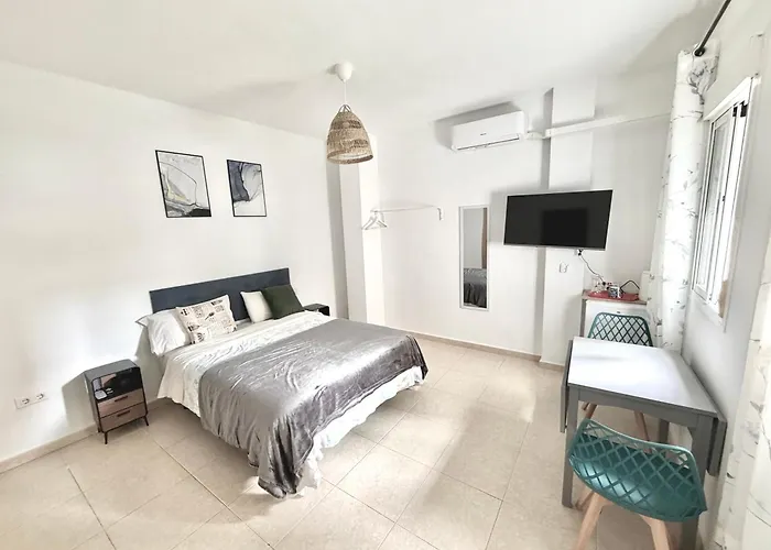 Luna Ensuites Centro شقة مالقة